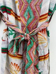 Kimono vintage en soie blanche recyclé cadeau d'anniversaire pour sa robe de nuit - Product Image 3