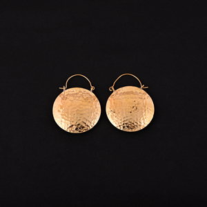Boucles d'oreilles circulaires texturées plaquées or pour femmes - Product Image 2