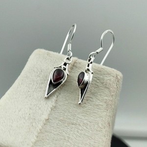 Pendientes Colgantes de Plata de Ley con Granate, Hechos a Mano, Estilo Boho, con Gema Roja, Elegantes, Regalo de Joyería para Mujer - Product Image 2