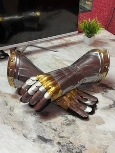 Gants de chevalier médiéval en acier inoxydable plaqué or, style antique, finition polie, forme personnalisée - Product Image 4