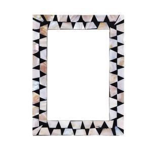 Cadre d'incrustation de nacre de luxe durable Accent de jeu de puces naturel fabriqué à la main Cadre photo en nacre d'inspiration naturelle - Product Image 1