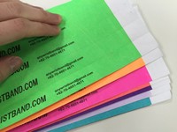 Bracelets en papier TYVEK imperméables personnalisables, colorés avec impression noire pour une utilisation promotionnelle