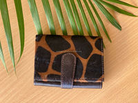 Dompet Wanita Kulit Asli Buatan Tangan Motif Hewan dengan Sentuhan Distressed, Ukuran Ideal, Multifungsi, Tempat Kartu ATM