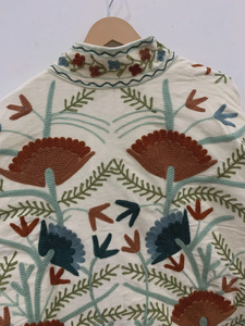 Veste d'hiver unisexe Boho vintage faite à la main Suzani brodée de fleurs avec rembourrage en coton Ethnic Chic Outerwear Cozy Velvet Coat - Product Image 4