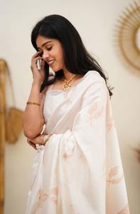 Saris en soie douce Banarasi traditionnels élégants de haute qualité pour femmes indiennes avec travail de zari - Collection de vêtements de fête - Product Image 5