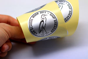 Etiquetas Adhesivas de Vinilo Plateado Mate Personalizadas para Botellas de Mermelada, Miel y Salsas Picantes, Frascos de Velas - Resistentes al Agua, al Calor y a las Roturas - Product Image 2