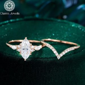 Bague de fiançailles classique pour femme Charm Jewells, trois pierres en moissanite taille coussin, plaqué or 18 carats, sertie à griffes, IGI - Product Image 5