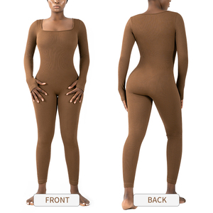Combinaison sans couture côtelée en polyester écologique avec pantalon long, col roulé, manches longues et taille haute pour les soirées - Product Image 3
