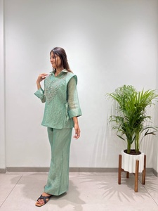 Derniers modèles de salwar kameez pour femmes, pour mariages et soirées, d'un fournisseur et exportateur indien. - Product Image 2