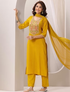 Salwar Kameez de Seda Bordado con Lentejuelas KV Mustard, Traje Tradicional para Fiesta con Pantalón y Dupatta, Sin Arrugas y Reversible - Product Image 4
