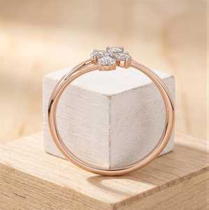 Anillo de Compromiso con Diamante Cultivado en Laboratorio de 1 Quilate, Corte Pera, Engaste de 3 Puntas, Oro de 10K, 14K o 18K, Certificado IGI, para Mujer - Product Image 4