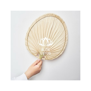 Éventail en feuille de palmier fait main, écologique, pour événements extérieurs et décoration intérieure, léger, réutilisable, exportable - Product Image 1