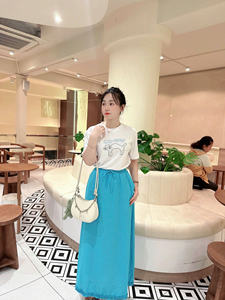 Camiseta de Poliéster Suave de Alta Calidad OEM, Corta, Ajustada, con Patrón de Encaje y Dibujos Animados para Mujer, Uso Casual - Product Image 5