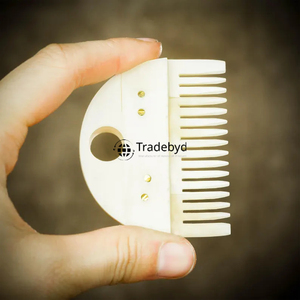Peine de Pelo de Hueso Premium Tradebyd, Accesorio de Peinado Hecho a Mano, Herramienta Profesional para el Cuidado del Cabello para Todo Tipo de Cabello - Product Image 1