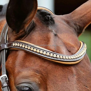 Bande de front de cheval en cuir véritable faite à la main de fabrication de qualité avec une superbe rangée de cristaux d'ambre ronds chaîne en métal bling - Product Image 3