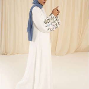 Abaya sur mesure : développement de designs personnalisés pour les marques de mode à label privé et les collections de boutiques - Product Image 2