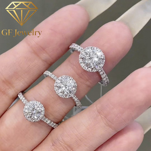 Bague de fiançailles en or blanc 18 carats avec halo de diamants de laboratoire ronds, bague de promesse de luxe pour femme - Product Image 2