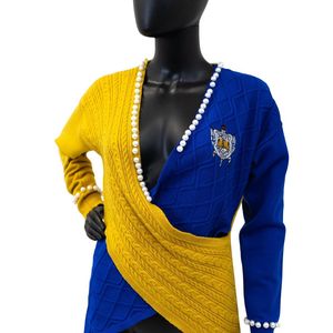 Suéter Ombre Perla Sigma Gamma Rho, Elegante Jersey de Punto con Degradado Azul y Dorado, Top Casual de Moda para Mujer, Ropa Personalizada de Hermandad - Product Image 1