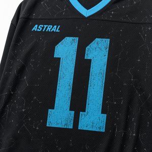 Maillot de sport noir à col en V Zyvion pour homme, manches courtes, coupe classique, numéro 11 imprimé, bordure contrastée, t-shirt en polyester tricoté - Product Image 3