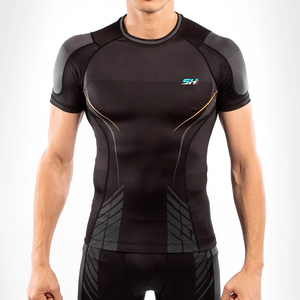 Meilleures ventes : Rashguard pour homme à manches courtes, coupe ajustée, séchage rapide, respirant, écologique, pour le surf et le fitness - Product Image 1