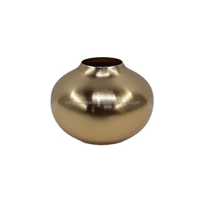 Jarrón Decorativo de Latón con Acabado Dorado para Mesa, Diseño Personalizado, para Flores de Boda o Suculentas - Product Image 6