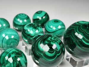 Wholesale High Quality Through-Carved KingGems Malachite Sphere Gemstone Natural Crystal Souvenir Customized Size Feng Shui - Product Image 2
