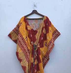 ชุดคลุมอาบน้ำสไตล์วินเทจ Kantha สำหรับผู้หญิง ผ้าฝ้ายคอวี ปิดด้วยเชือกผูก ระบายอากาศได้ดี เหมาะสำหรับใส่ไปชายหาดในฤดูร้อน - Product Image 2