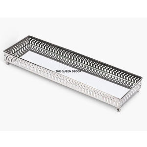 ถาดโลหะสแตนเลสตกแต่งลายฉลุ ดีไซน์มินิมอล พร้อมหูจับทันสมัย รูปทรงสี่เหลี่ยมผืนผ้า - Product Image 1