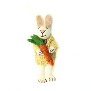 Ornement de lapin en laine écologique fait main avec motif de carotte pour la décoration de la maison à l'occasion de Pâques - Product Image 1