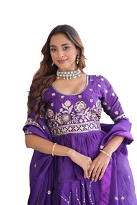 Ensemble Lehenga Choli traditionnel indien pour femmes, de qualité supérieure, avec dentelle unie, sequins et broderies, respirant, prêt-à-porter, robe Garba, nouveauté - Product Image 5
