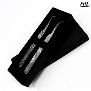 Pince à épiler pour extensions de cils RMI en acier inoxydable noir de haute qualité, 90 degrés, 12 cm / 14 cm / Lot de 2 pièces avec emballage en boîte noire - Product Image 2