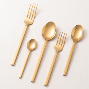 Ensemble de couverts en acier inoxydable plaqué or de style moderne, élégant, finition or mat, pour dîner raffiné et service de table, coffret cadeau - Product Image 1