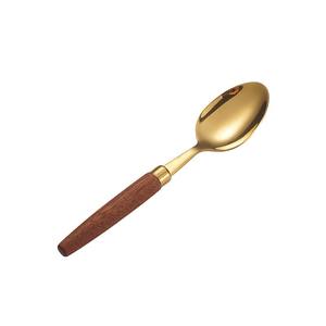 Juego de Cubiertos Sostenibles de Acero Inoxidable Dorado, Estilo Minimalista Contemporáneo, Líneas Limpias, Perfil Elegante, Apto para Lavavajillas, Moderno - Product Image 4