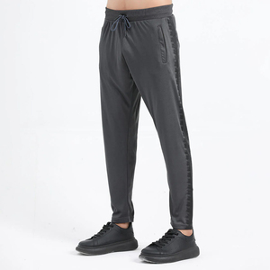 Pantalon de survêtement pour homme en tissu doux de couleur gris, modèle 2026, léger, service OEM, meilleur design, vêtement décontracté - Product Image 1