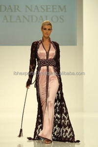 Caftán abierto frontal de estilo árabe de diseñador de lujo de dos piezas con seda y tela de red bordada con trabajo de encaje y Tassal - Product Image 1