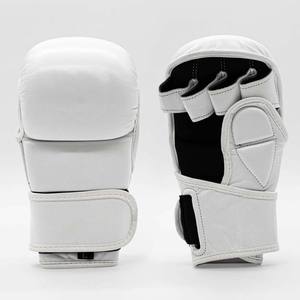 Gants de combat MMA demi-doigts pour adultes, en cuir PU noir, motif griffe de tigre, pour entraînement de Muay Thai et de combat MMA en salle de sport - Product Image 1