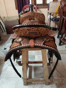 Cuero Occidental de Primera Calidad |   Silla de montar para caballo |   Floral Tallado a Mano |   Diseño Trabalado |   Duradero y Cómodo |   Equipo de equitación |   Alta Calidad - Product Image 3