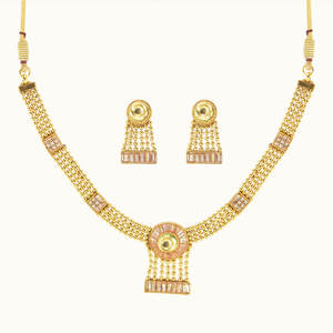 Collar con colgante de moda Mangalsutra clásico antiguo disponible a un precio razonable con chapado en oro - Product Image 2