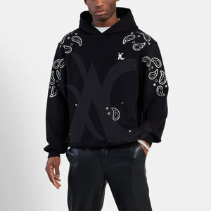 Sudadera con capucha de algodón suave con pedrería y diseño elegante, una excelente opción para looks casuales y de estilo urbano. - Product Image 1