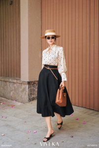 Camisa Casual de Verano para Mujer, con Estampado de Puntos, Manga Larga, Cuello Camisero con Abertura, Corte Holgado, 100% Poliéster, Marca VIVI KA de Vietnam - Product Image 3
