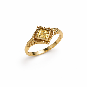 Bague pour femme en laiton et citrine ovale, taille fixe, faite à la main, style glamour, Moku Jewellery, pierre de naissance de février - Product Image 1