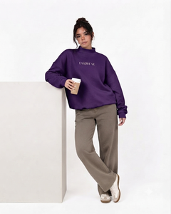 เสื้อสเวตเตอร์คอเต่าโอเวอร์ไซส์สำหรับผู้หญิง สีม่วง ผ้าฝ้ายถัก พิมพ์ลายตัวอักษร สไตล์สตรีทแวร์ สำหรับใส่ในฤดูใบไม้ร่วง - Product Image 1