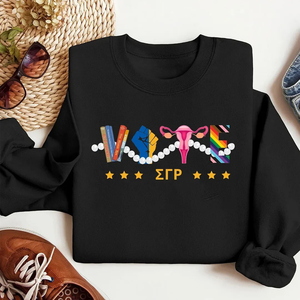 เสื้อสเวตเชิ้ตสีดำลายกราฟิกกรีกสำหรับผู้หญิง คอกลม แขนยาว พิมพ์ลายข้อความเกี่ยวกับการเลือกตั้ง สามารถสั่งทำได้ - Product Image 1