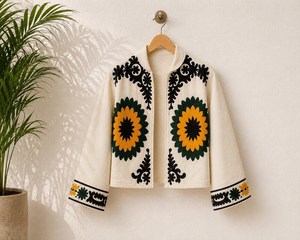 Veste en coton brodée au design unique et nouveau pour femme, motif tournesol audacieux style bohème, riche manteau d'été fait main, cadeau pour elle - Product Image 3