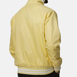 Blouson bomber jaune pour homme, couleur unie, fermeture éclair, coupe-vent décontracté en polyester, vêtement d'extérieur pour l'automne - Product Image 2