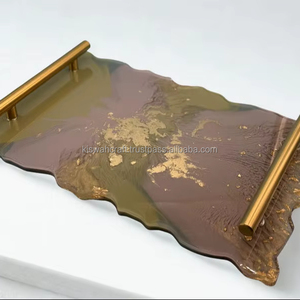 Plateau en résine fait main avec poignées dorées, plateau décoratif pour table basse - Product Image 1