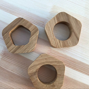 Anneaux de serviette en bois naturel, prix bas, ensemble élégant de porte-serviettes pour la décoration de table et l'usage domestique - Product Image 1