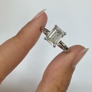 Anillos de compromiso de diamantes cultivados en laboratorio con corte esmeralda, oro macizo de 14K y 18K, engaste de cuatro garras, solitario, banda de catedral, al por mayor - Product Image 1