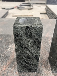 Vases à fleurs en granit vert Olivier de style roumain au design moderne, vases carrés en pierre <span class=keywords><strong>pour</strong></span> <span class=keywords><strong>cimetière</strong></span> et funérailles - Product Image 3