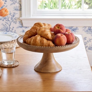 Support à gâteau en bois sculpté à la main, écologique et luxueux, avec détails artisanaux brûlés, et bol à fruits minimaliste sur pied, au design unique - Product Image 3